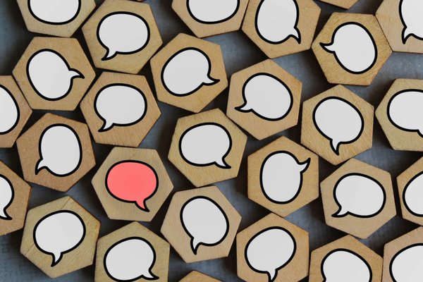 Quel est le processus de suivi pour les patients en orthophonie au Centre Mosaïque ?